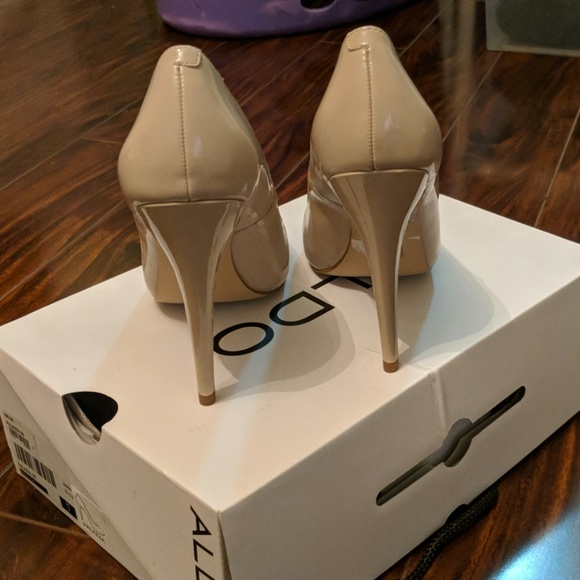 Heels - Picture 3 of 4